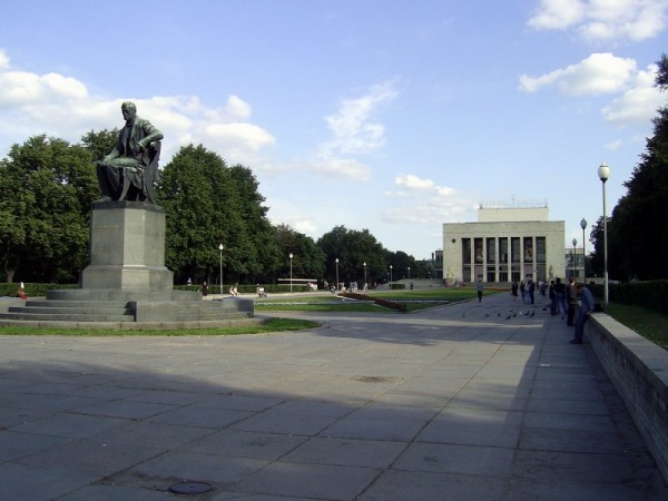 Памятник А.С. Грибоедову