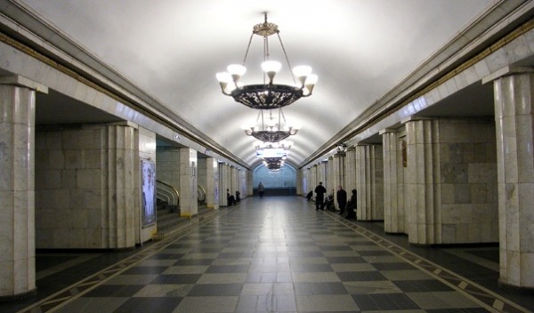 Станция метро «Владимирская»
