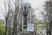 Памятник Ольге Берггольц в Палевском саду