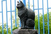 Памятник поэтессе Эдит Сёдергран и ее коту