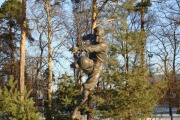 Памятник Всеволоду Боброву