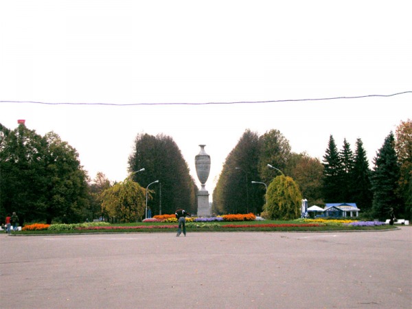 Центральная площадь Приморского парка