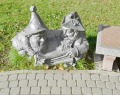 Скульптуры гномов в Сестрорецке
