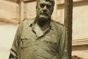 Памятник Сергею Довлатову