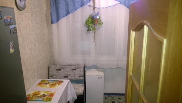 Khudozhnik Room