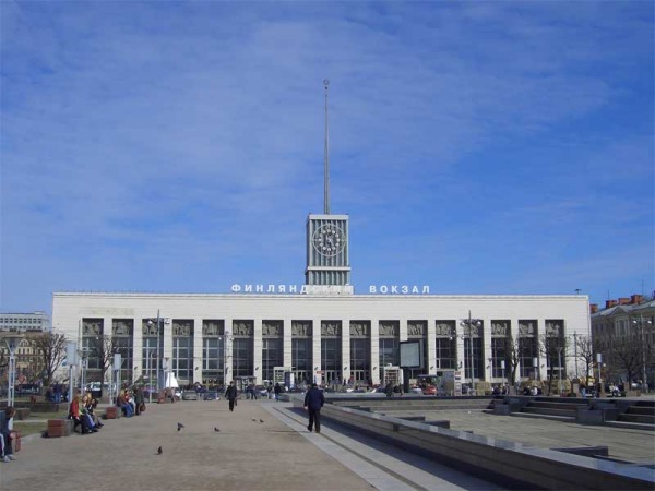 Площадь Ленина перед Финляндским вокзалом