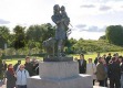 Памятник «Пётр I с малолетним Людовиком XV на руках»