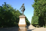 Памятник Петру I в Нижнем Парке