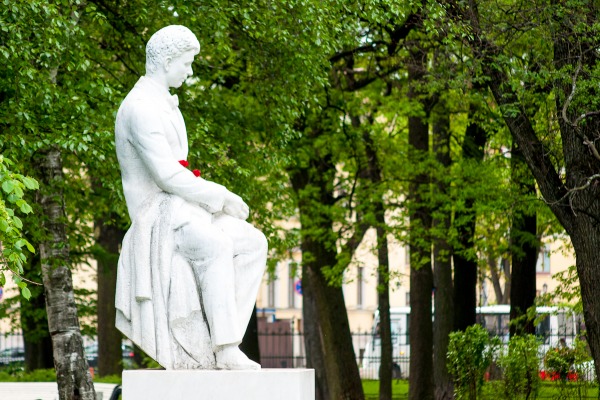 Памятник С.А. Есенину в Таврическом саду